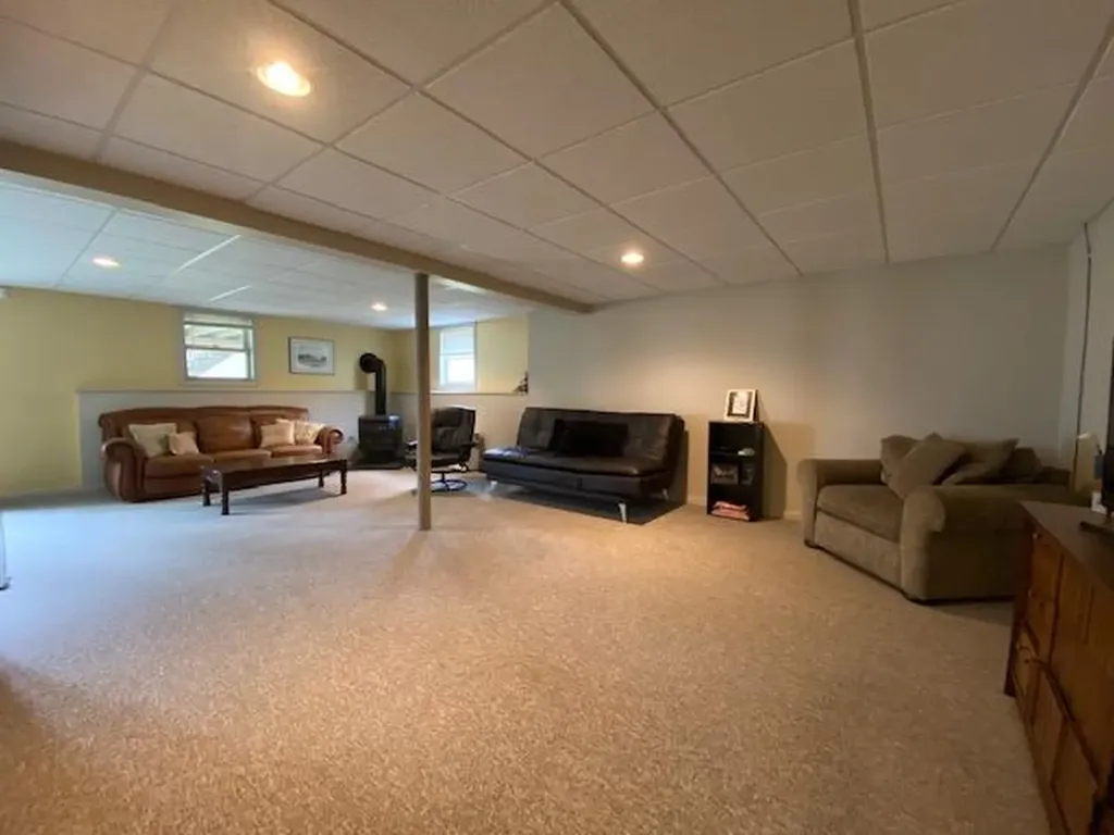 19 Jamison Place Manchester ME 04351