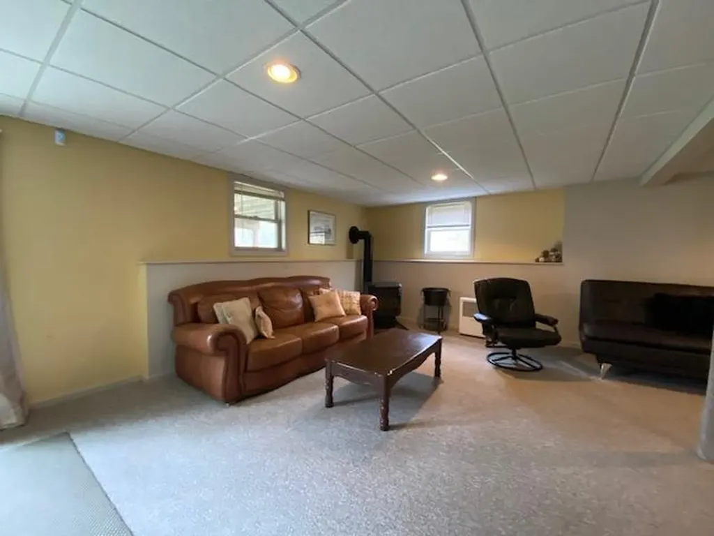 19 Jamison Place Manchester ME 04351