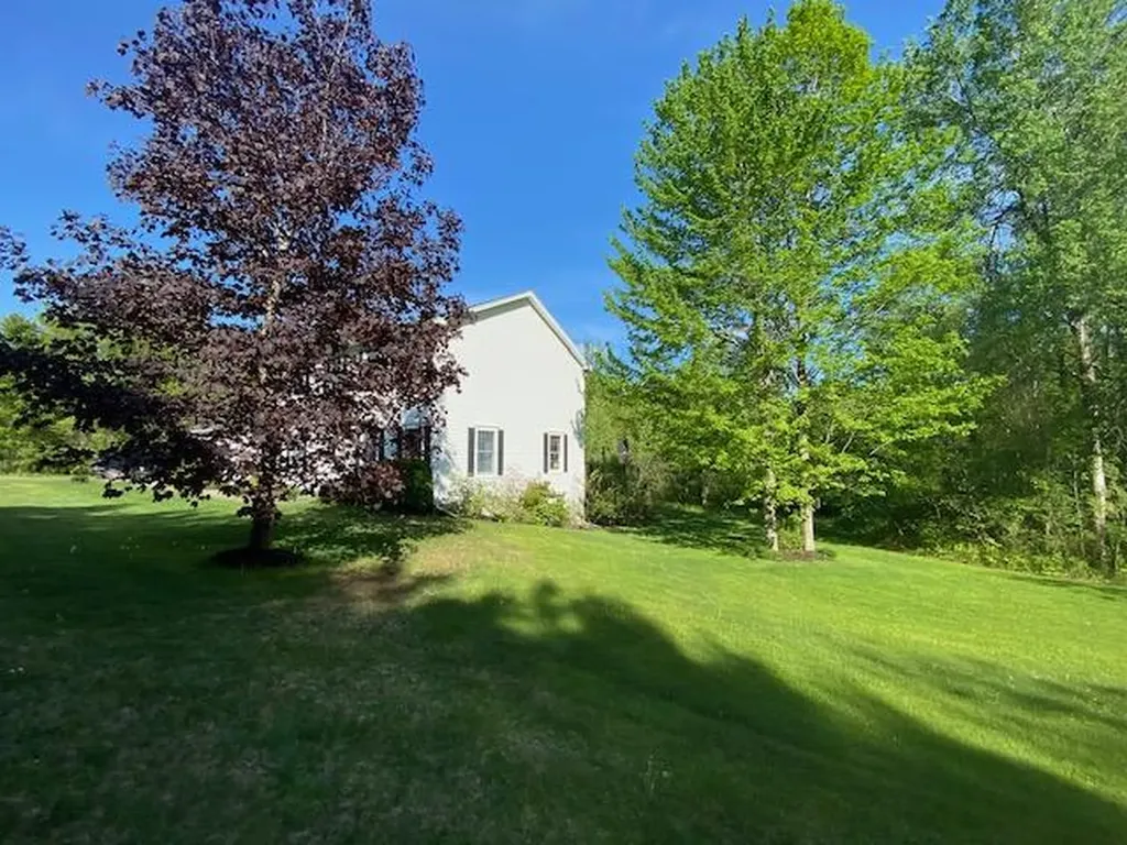 19 Jamison Place Manchester ME 04351