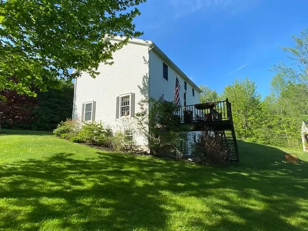 19 Jamison Place Manchester ME 04351