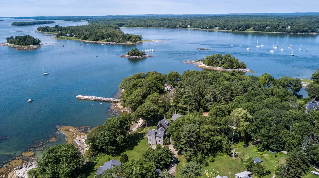 6 Bay View Drive Freeport ME 04032