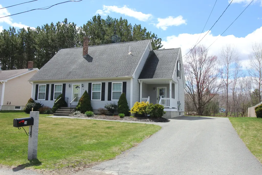 16 Fawn Court Bangor ME 04401