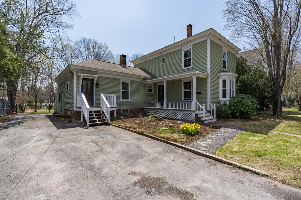 18 Green Street Gorham ME 04038