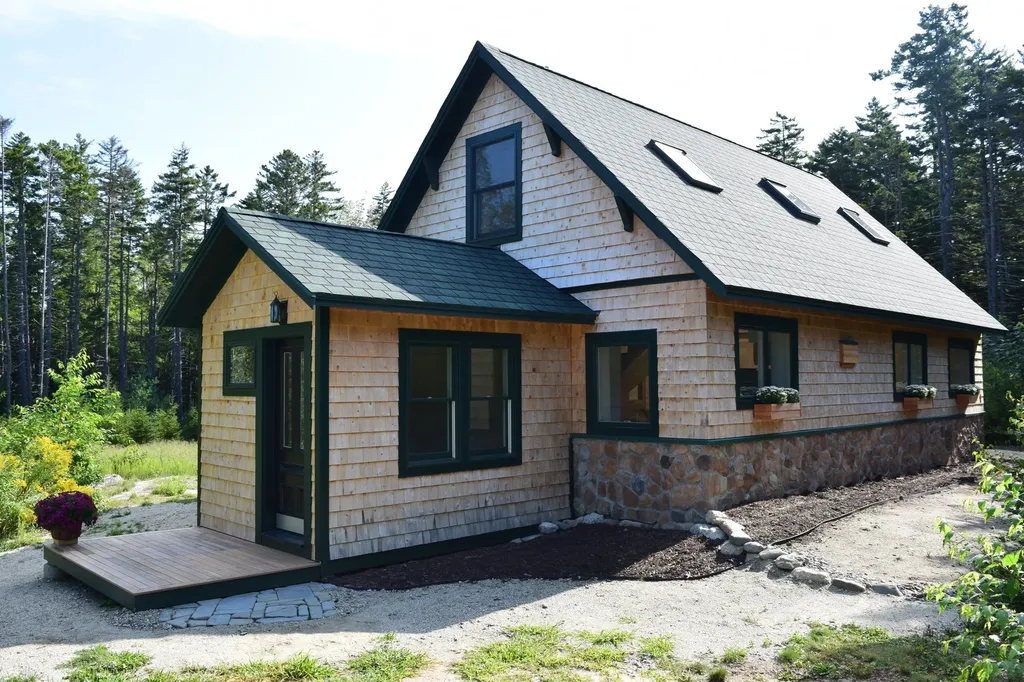 67 Coggins Farm Lane Surry ME 04684