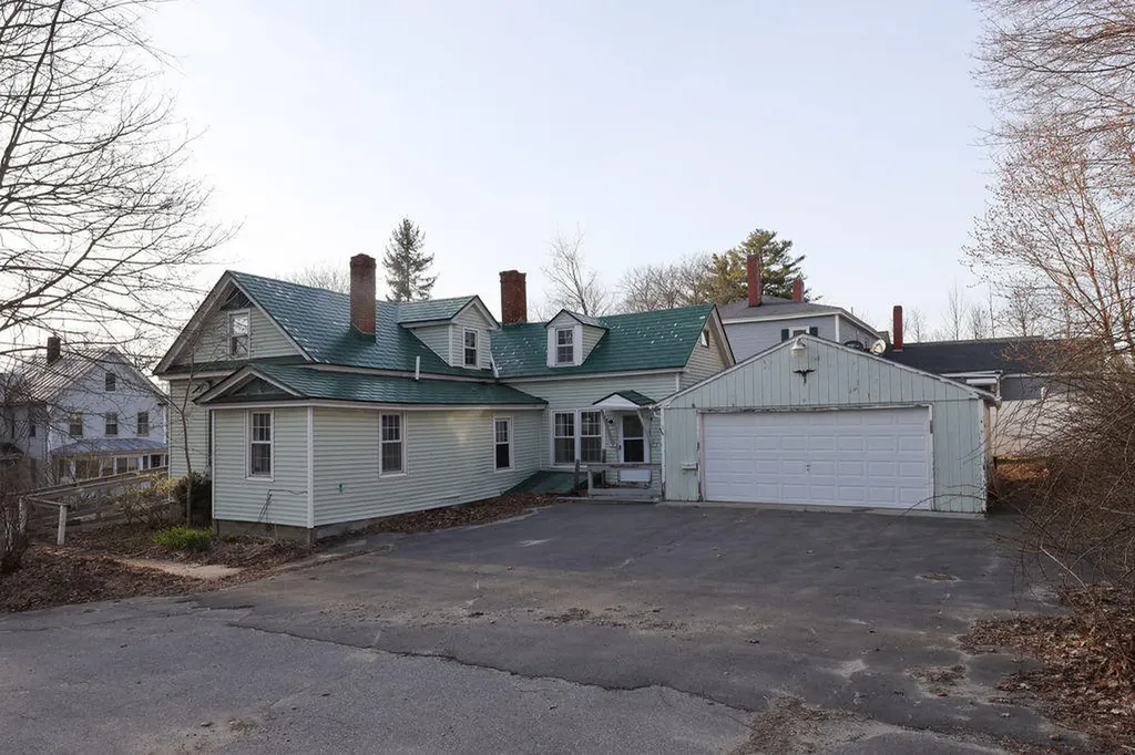 49 Middle Street Augusta ME 04330