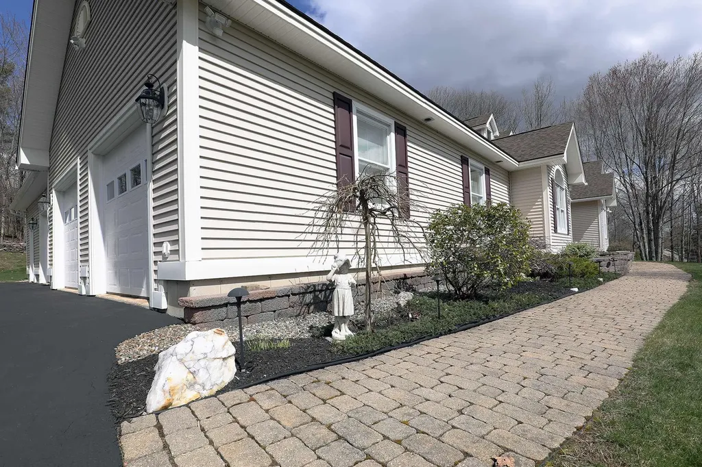 5 Szady Drive Vassalboro ME 04989