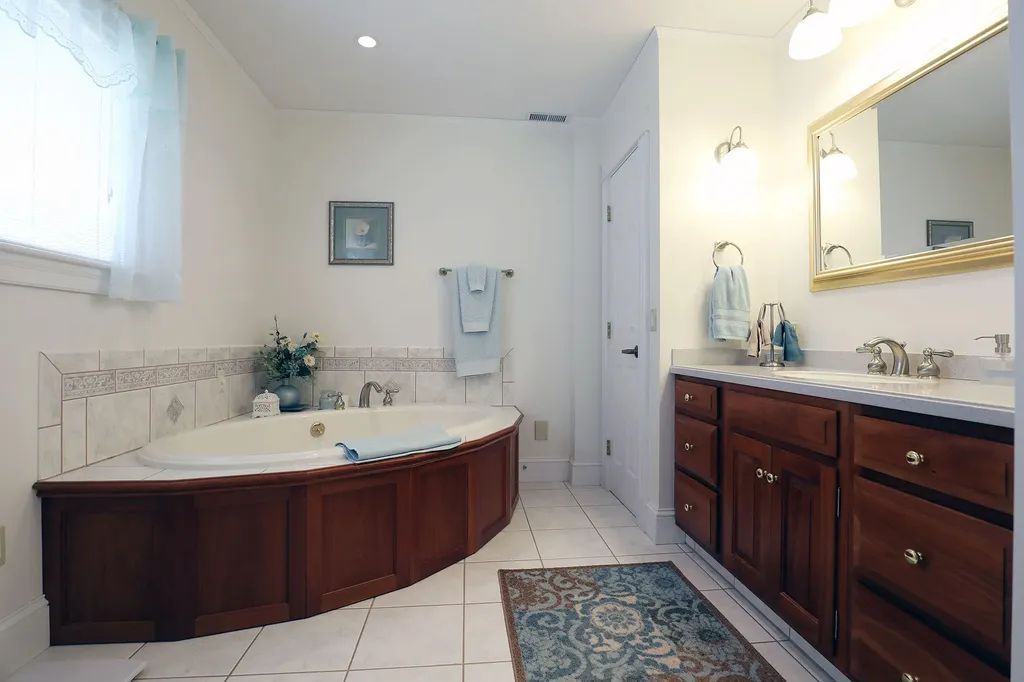 5 Szady Drive Vassalboro ME 04989