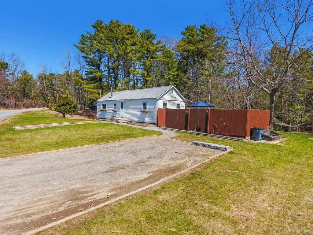 156 Old Cedar Grove Road Pittston ME 04345