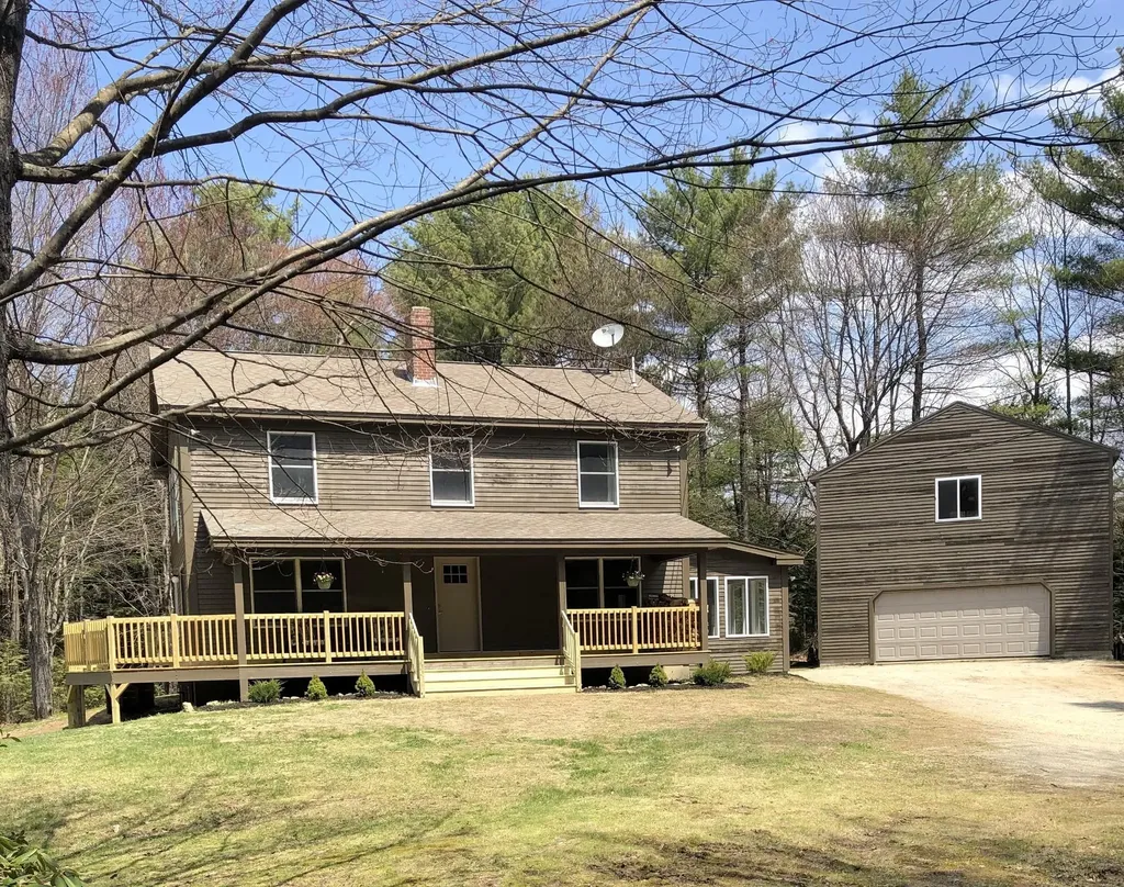 29 Hyde Road Gray ME 04039