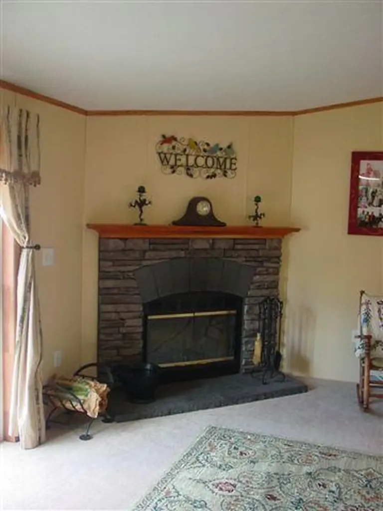 89 Spring Street Dixfield ME 04224