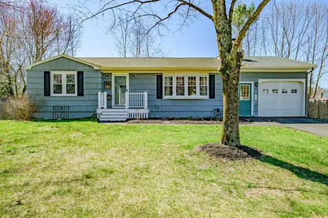 17 Spruce Lane Gorham ME 04038
