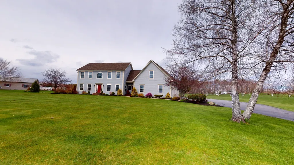 17 Pheasant Run Turner ME 04282