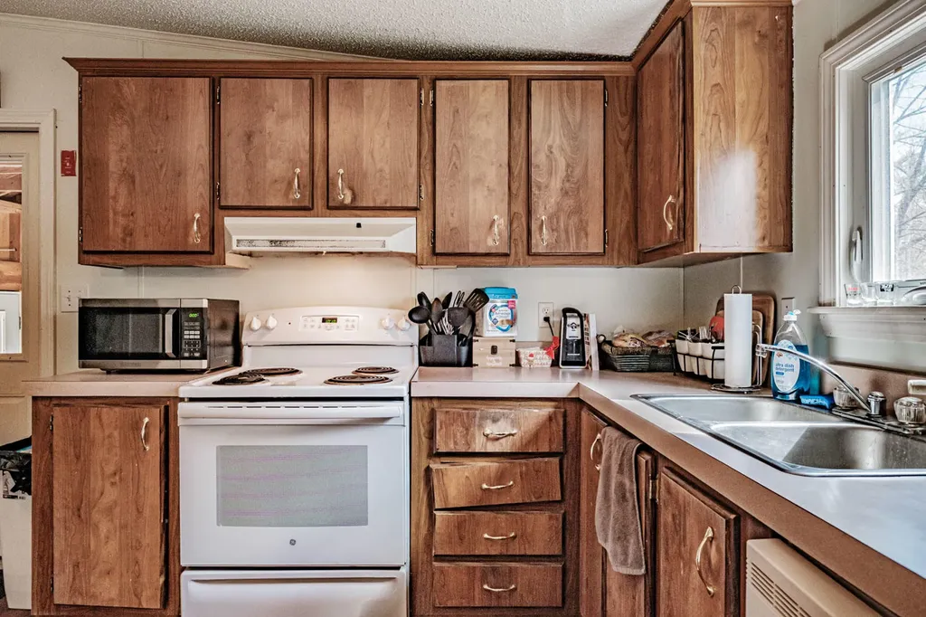 202 Dunnell Road Buxton ME 04093