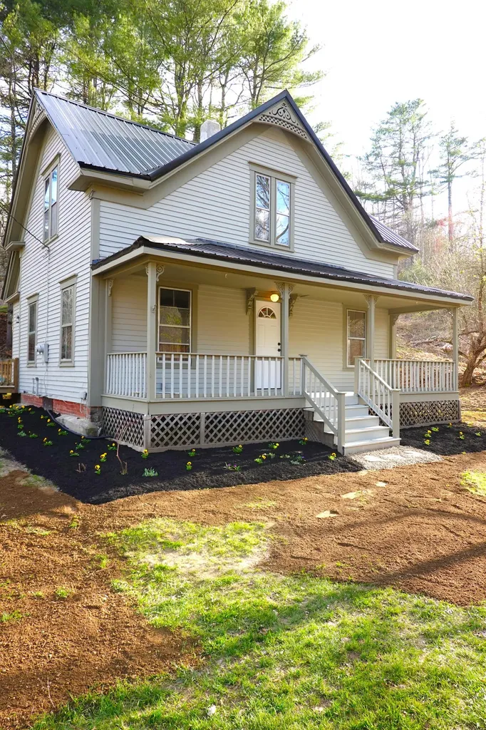 50 Loggin Road Frankfort ME 04438