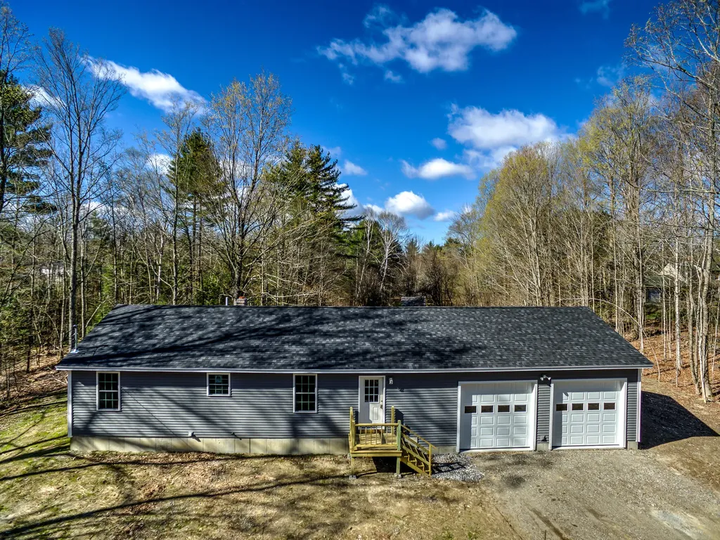 4 Wentworth Cove Road West Gardiner ME 04345