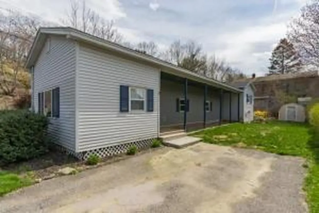 14 Vine Street Biddeford ME 04005