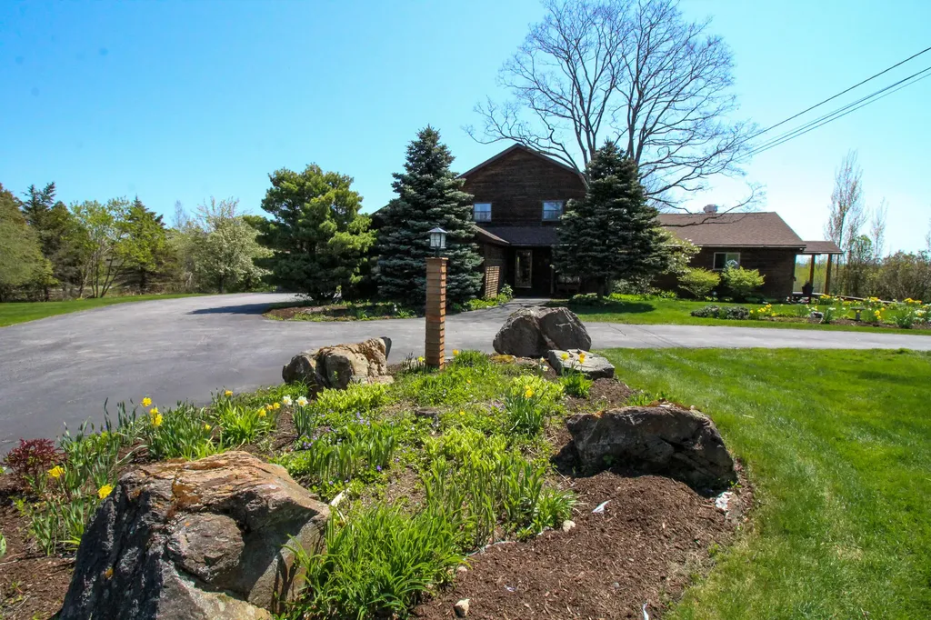 1681 Essex Street Bangor ME 04401