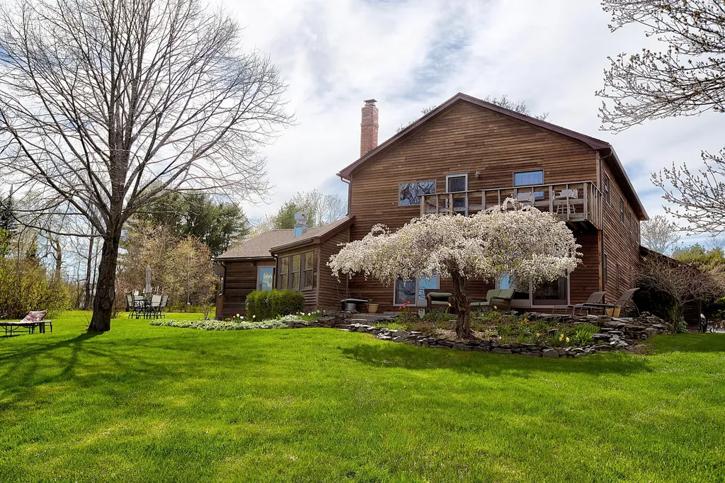 1681 Essex Street Bangor ME 04401