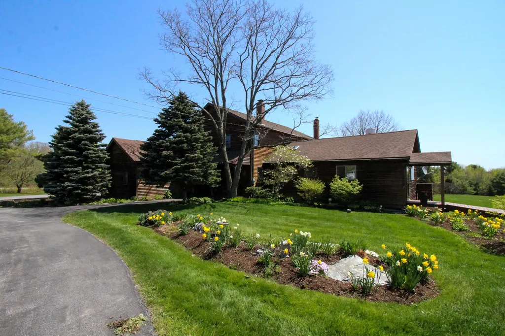 1681 Essex Street Bangor ME 04401