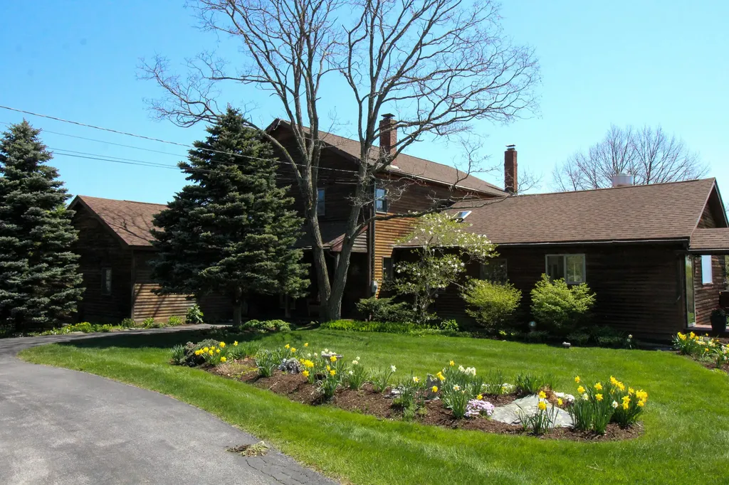 1681 Essex Street Bangor ME 04401