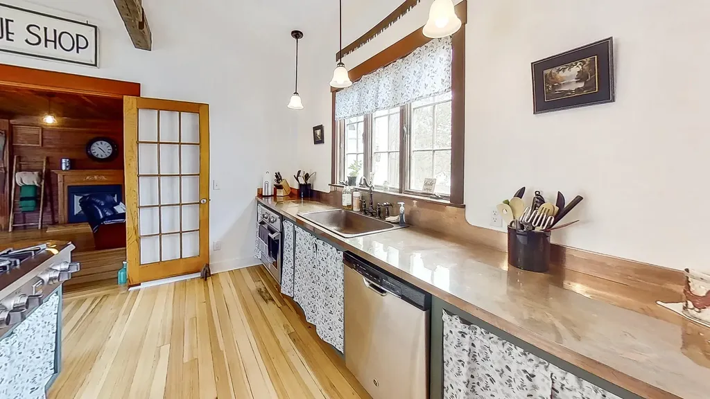 75 Brunswick Avenue Gardiner ME 04345