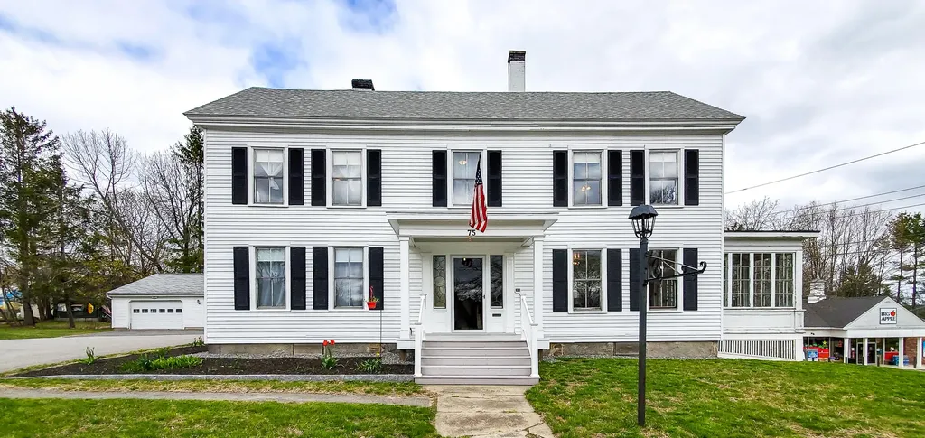 75 Brunswick Avenue Gardiner ME 04345