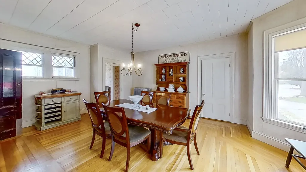 75 Brunswick Avenue Gardiner ME 04345