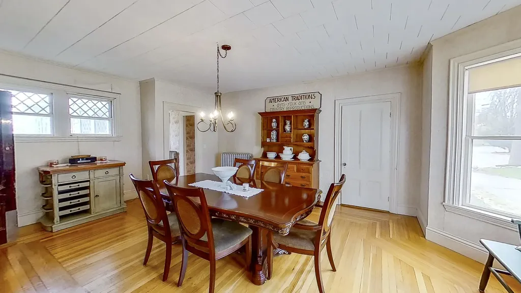 75 Brunswick Avenue Gardiner ME 04345