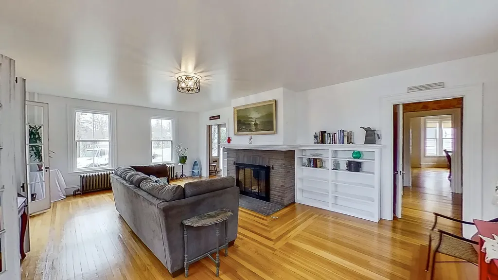 75 Brunswick Avenue Gardiner ME 04345
