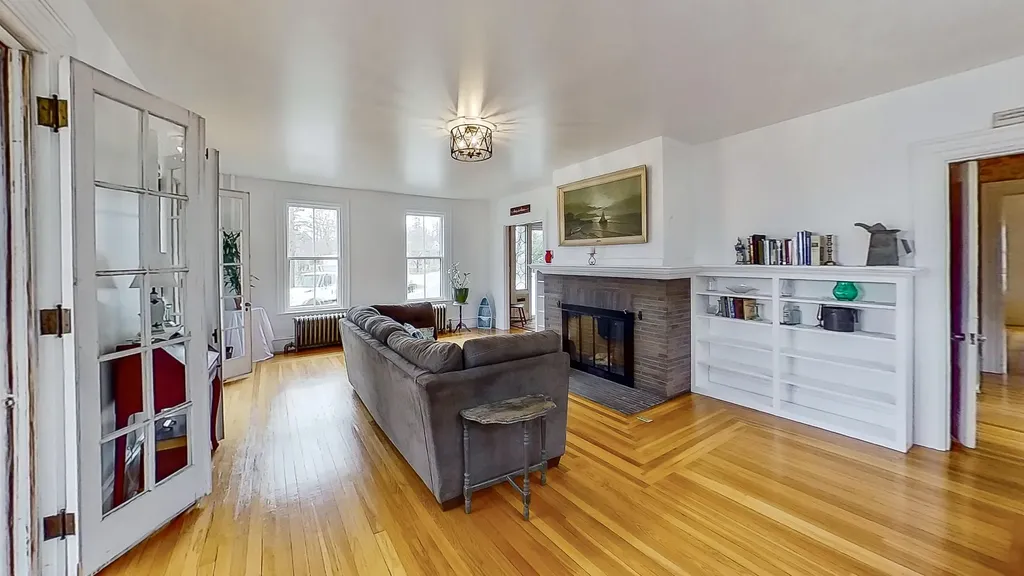 75 Brunswick Avenue Gardiner ME 04345