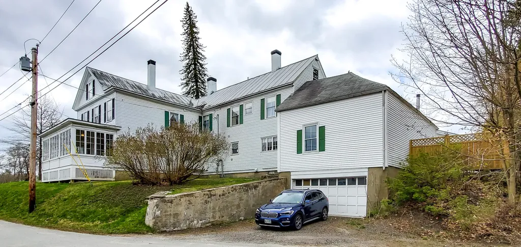 75 Brunswick Avenue Gardiner ME 04345