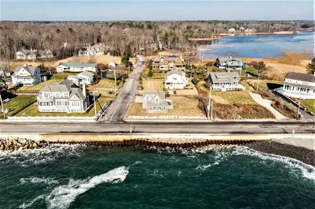 195 Beach Avenue Kennebunk ME 04043