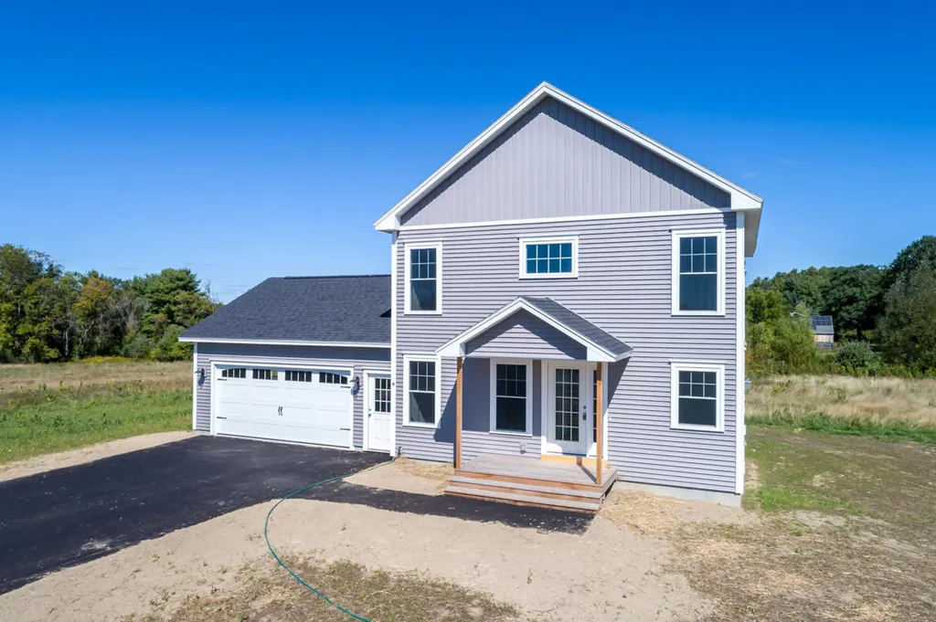 9 Hackmatack Lane Durham ME 04222