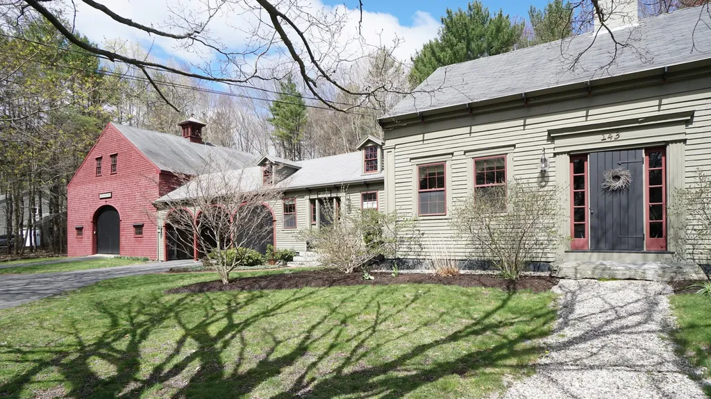 143 Brook Road Falmouth ME 04105