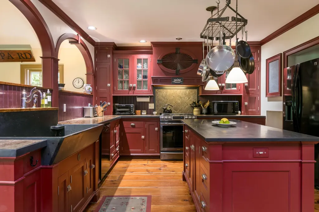 143 Brook Road Falmouth ME 04105
