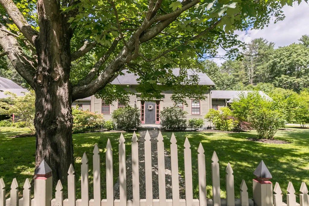 143 Brook Road Falmouth ME 04105