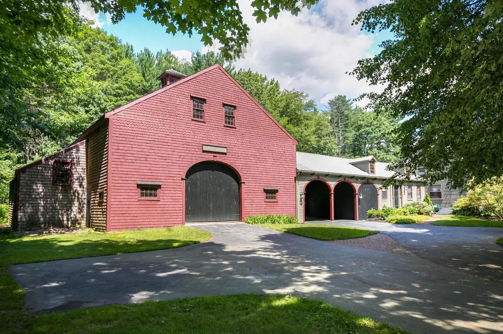 143 Brook Road Falmouth ME 04105