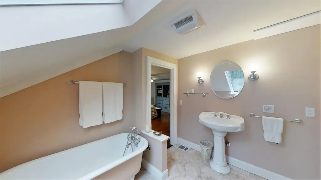 143 Brook Road Falmouth ME 04105