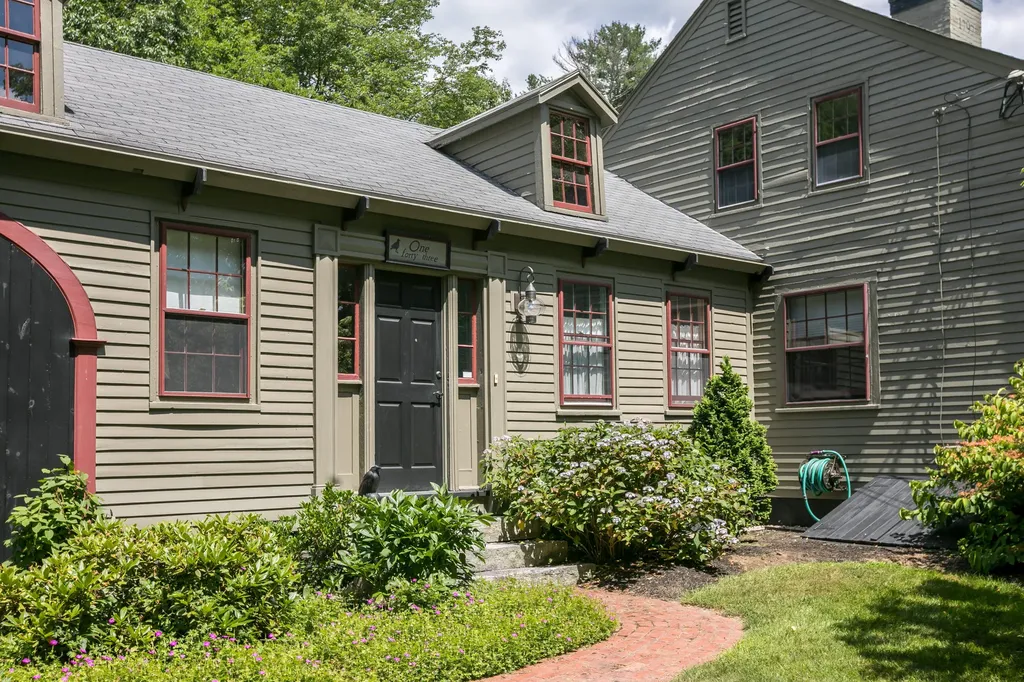 143 Brook Road Falmouth ME 04105