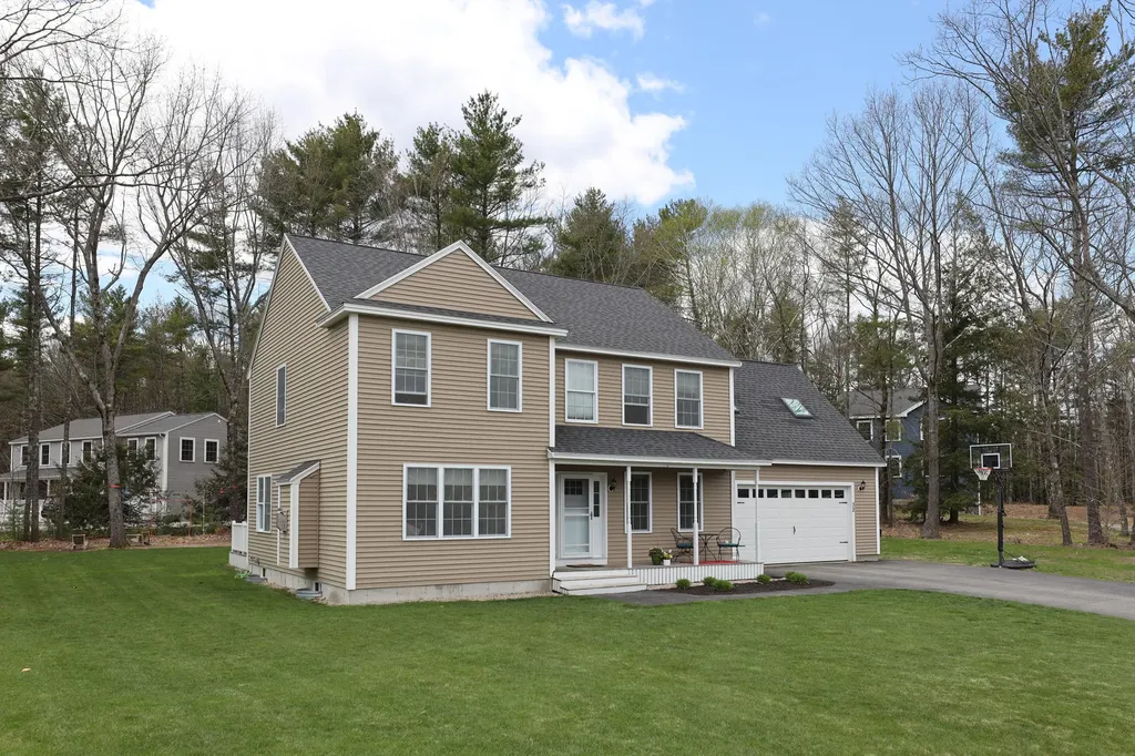 32 Ericas Way Kennebunk ME 04043