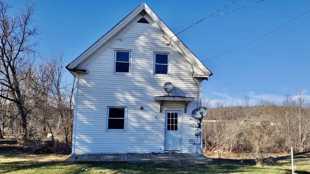 42 Water Street Guilford ME 04443