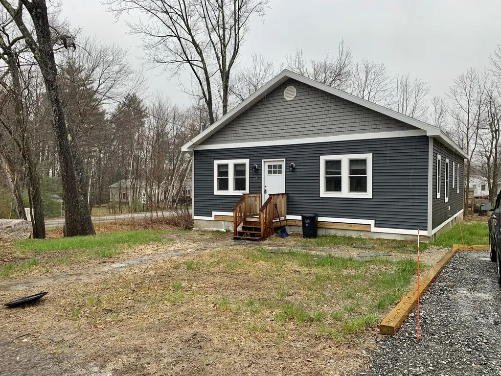 11 Circle Drive Sanford ME 04073