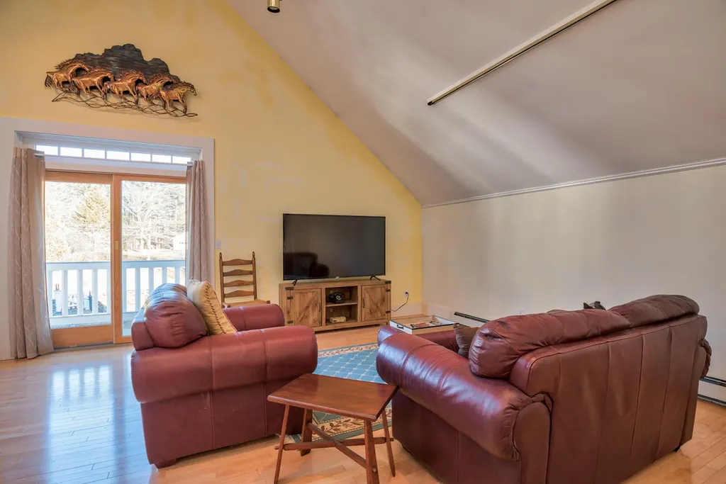 46-48 Bradford Road Wiscasset ME 04578