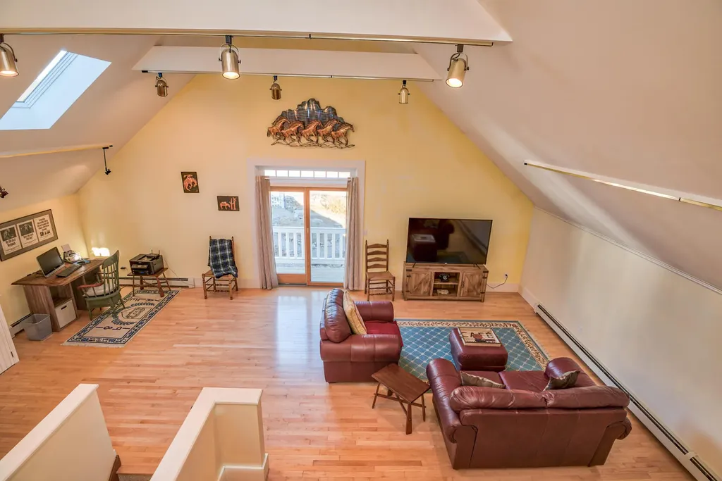 46-48 Bradford Road Wiscasset ME 04578