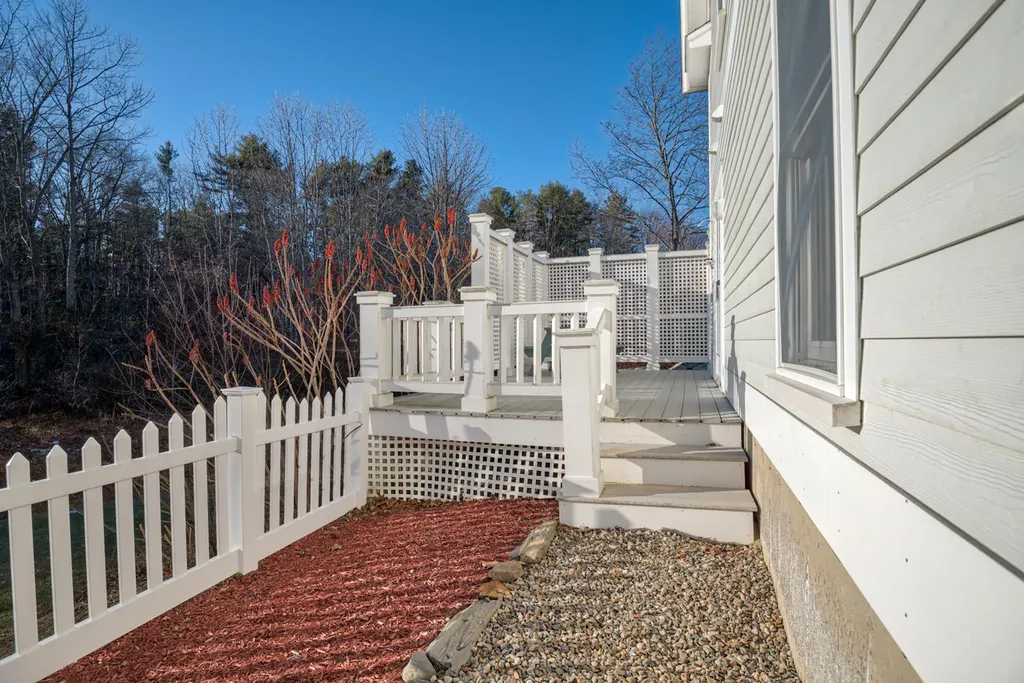 46-48 Bradford Road Wiscasset ME 04578