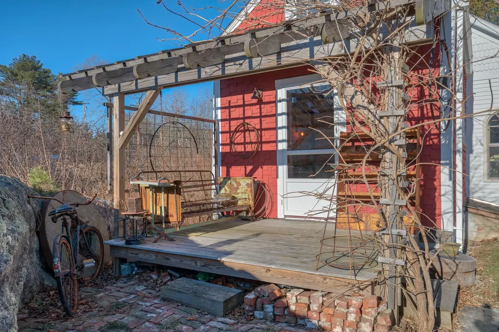 46-48 Bradford Road Wiscasset ME 04578