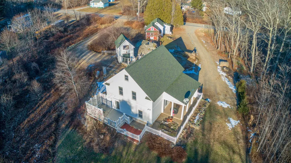 46-48 Bradford Road Wiscasset ME 04578