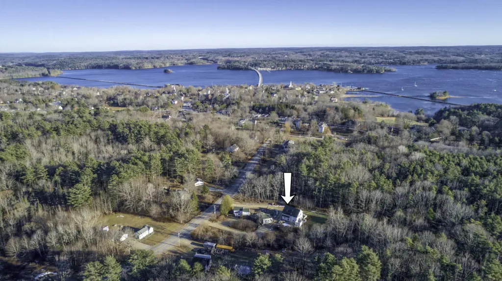 46-48 Bradford Road Wiscasset ME 04578