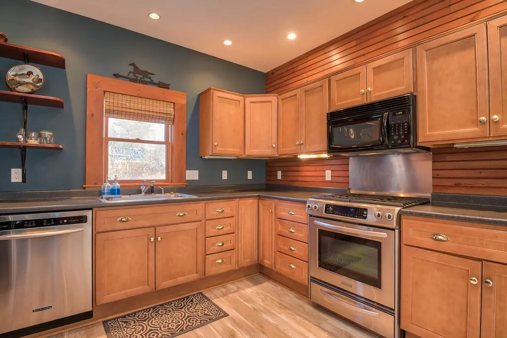 46-48 Bradford Road Wiscasset ME 04578