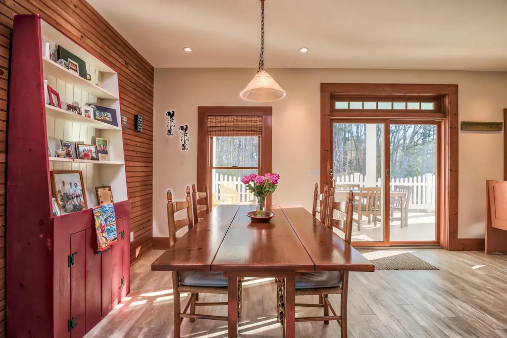 46-48 Bradford Road Wiscasset ME 04578